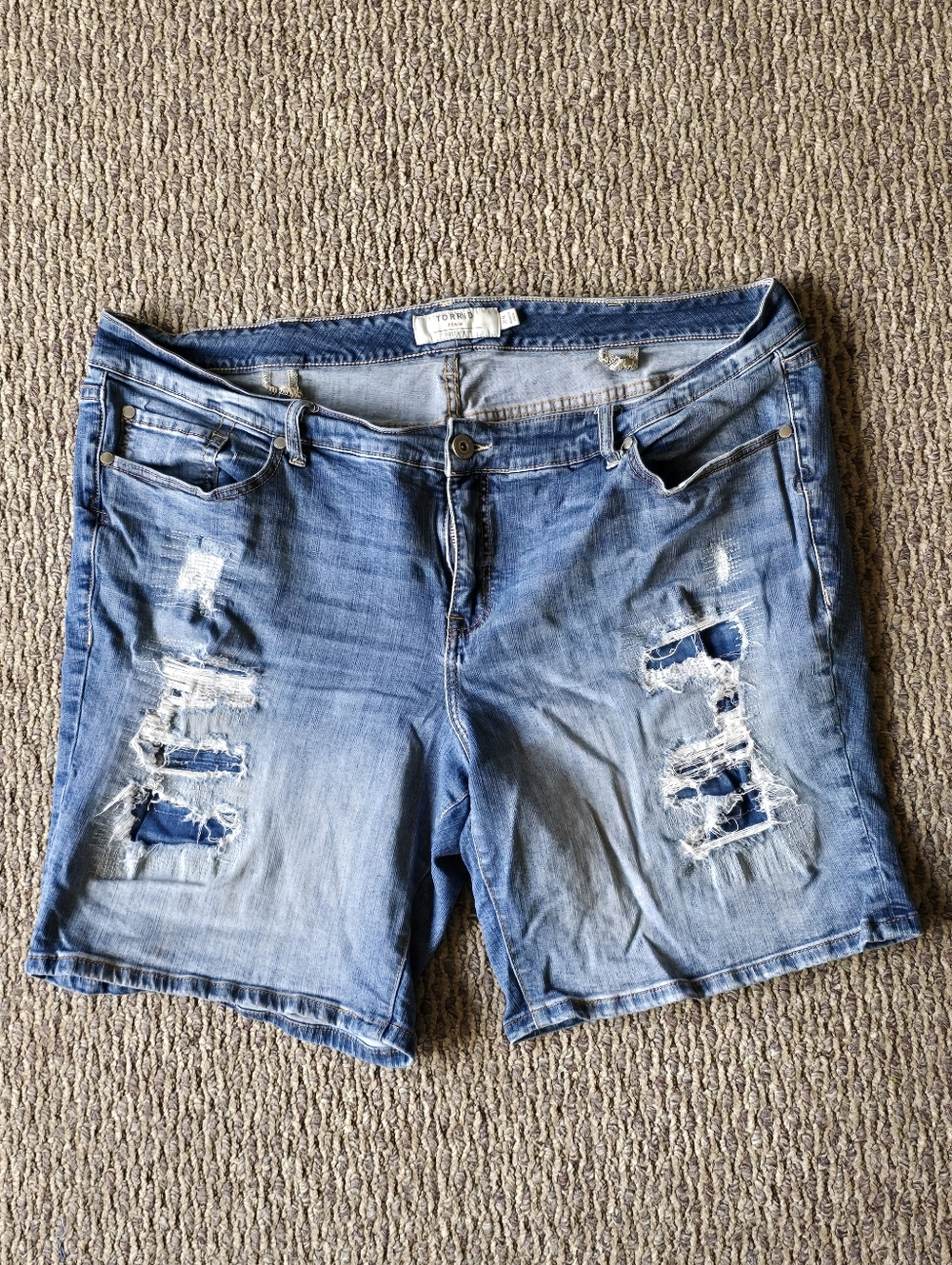 Torrid Plus Size 24 Light Blue Distressed Stretch Denim Shorts